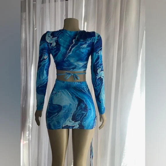 Small Skirt Set - Picture 2 of 2